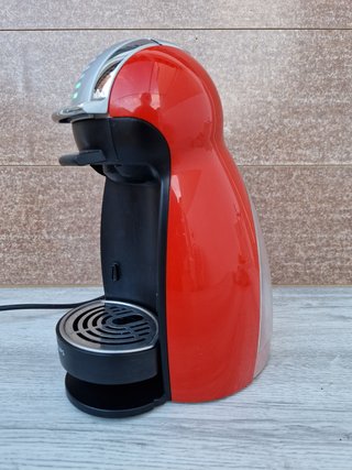 Cafetera Dolce Gusto Roja