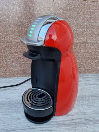 Cafetera Dolce Gusto Roja
