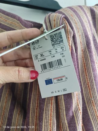 Traje Hoss Intropia rayas beige y morado