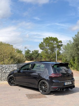 VW GOLF R300 DSG6 FULL EXTRAS