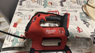 Engrasadora Milwaukee 18V