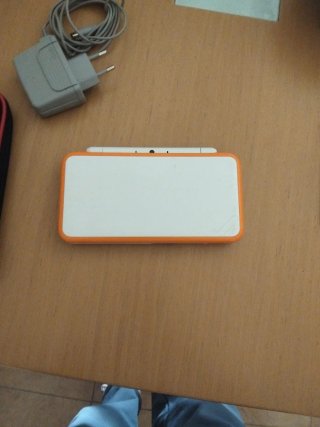 Nintendo New 2DS XL Bianca e Arancione
