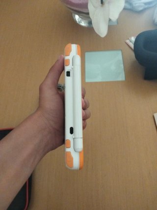 Nintendo New 2DS XL Bianca e Arancione
