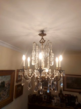 Elegante lámpara de cristal y metal