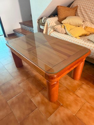 Mesa de comedor con 4 sillas y mesa centro madera