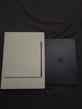 MacBook Air 13” M4 Medianoche