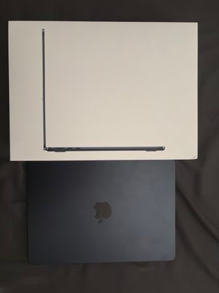 MacBook Air 13” M4 Medianoche