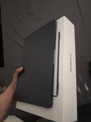 MacBook Air 13” M4 Medianoche