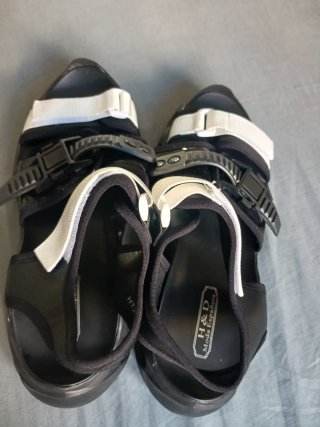 Sandalias H&D Negras y Blancas