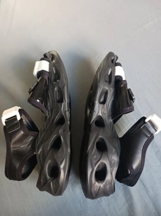 Sandalias H&D Negras y Blancas