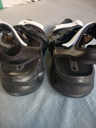 Sandalias H&D Negras y Blancas