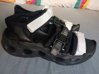 Sandalias H&D Negras y Blancas
