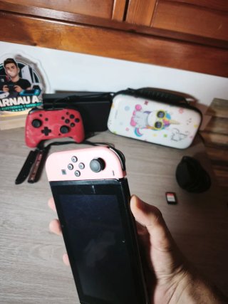Nintendo Switch V2 2021 + Fifa 18 y Mando