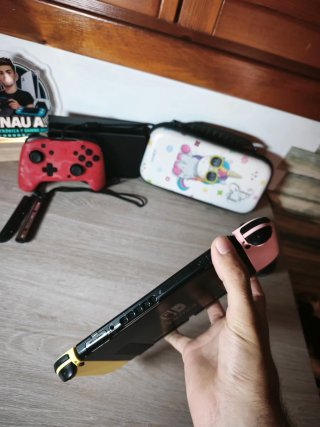 Nintendo Switch V2 2021 + Fifa 18 y Mando