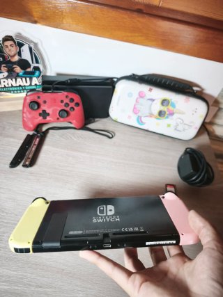 Nintendo Switch V2 2021 + Fifa 18 y Mando