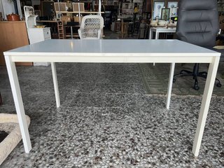 ESCRITORIO O MESA DE COCINA