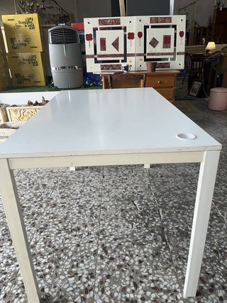 ESCRITORIO O MESA DE COCINA