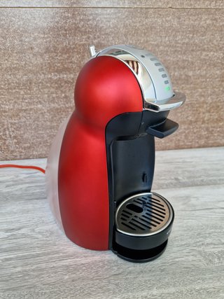 Cafetera Dolce Gusto Roja