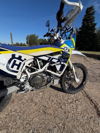 Husqvarna 701 Enduro Rally Azul/Blanco