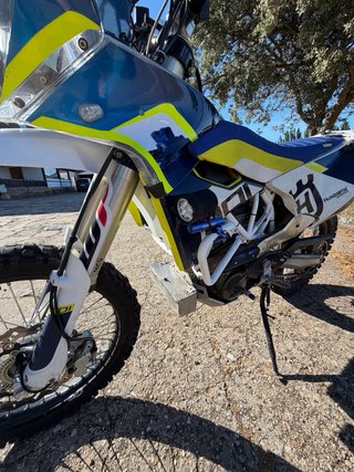 Husqvarna 701 Enduro Rally Azul/Blanco