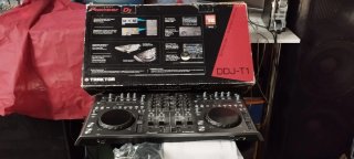 Controladora DJ Pioneer DDJ T1 Traktor