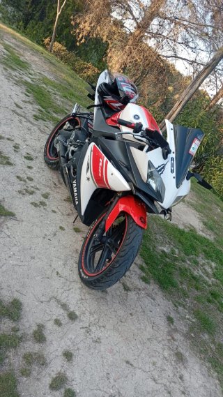 Yamaha YZF R125 2008 Roja y Blanca