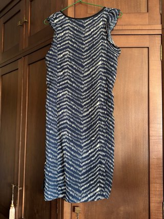 Vestido Hoss Intropia azul y blanco