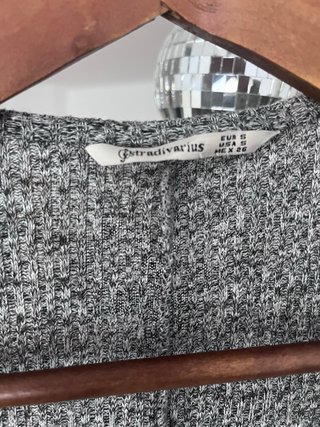 Vestido pegadito o chaquetilla larga botones gris