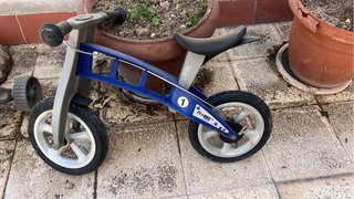 Bici de equilibrio First Bike azul