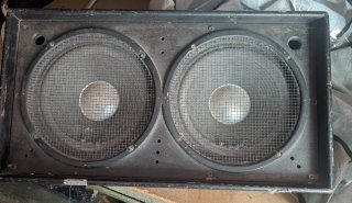 Cuña de monitor de audio pasivo hecho a mano
