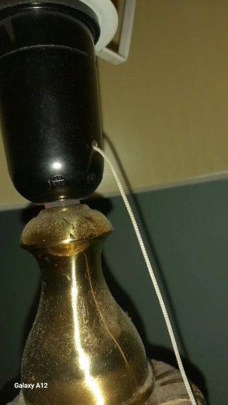 Lámpara de mesa cerámica y metal
