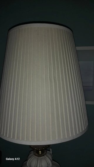 Lámpara de mesa cerámica y metal