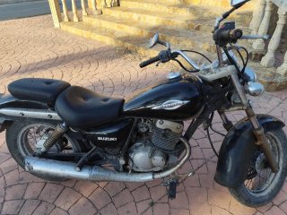 Suzuki Marauder 125 Cruiser Negra