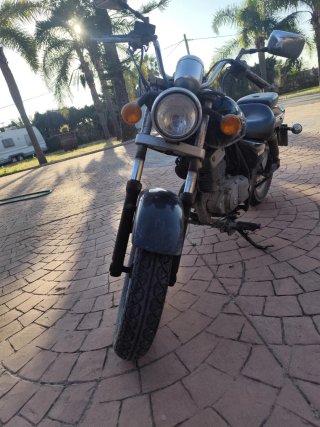 Suzuki Marauder 125 Cruiser Negra