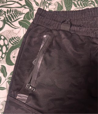 Pantalón corto camuflaje negro