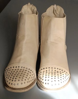 Stivali donna Chelsea Boots Beige con Borchie Tg38