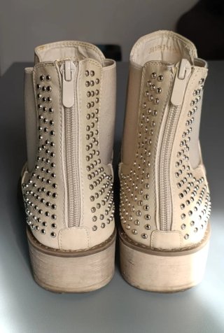 Stivali donna Chelsea Boots Beige con Borchie Tg38