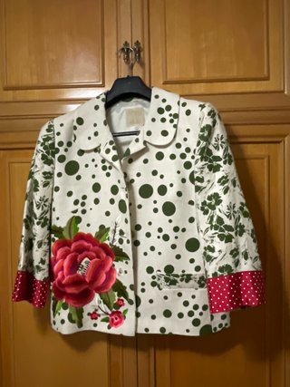 Traje chaqueta y vestido estampado floral