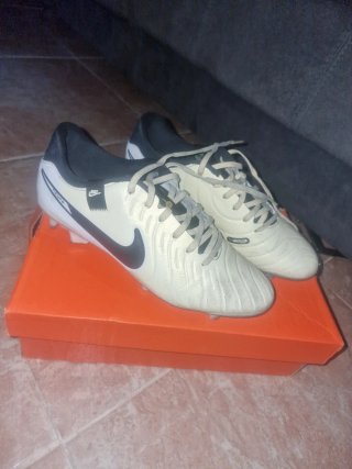 Botas de fútbol Nike Tiempo