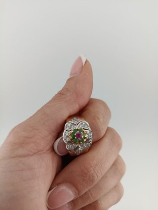 Anillo flor circonitas y rubí