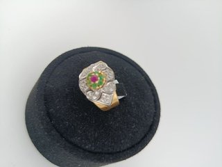 Anillo flor circonitas y rubí