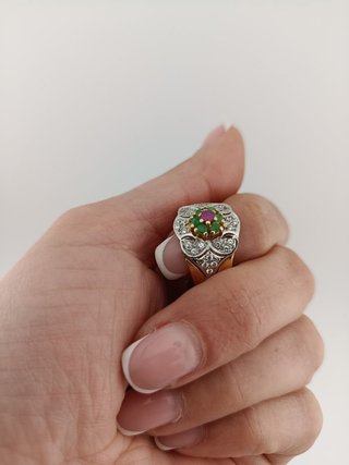 Anillo flor circonitas y rubí