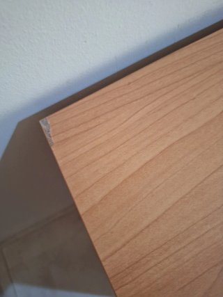 Escritorio madera con cajones amarillos