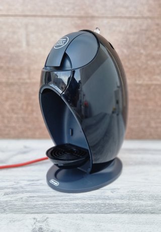 Cafetera Dolce Gusto Negra