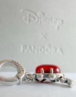 Pandora Disney Charm Rojo