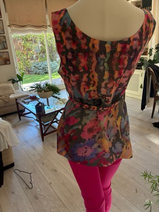 Top Adolfo Dominguez Multicolor y Leggings Rosa