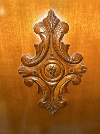 ARMARIO CLÁSICO DE MADERA