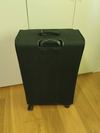 Maleta grande IT extensible negra nueva