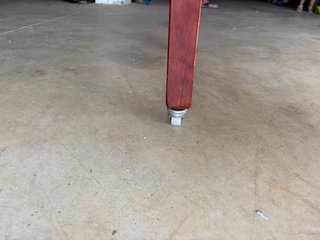 Mesa de madera extensible con ruedas