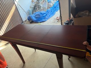 Mesa de madera extensible con ruedas